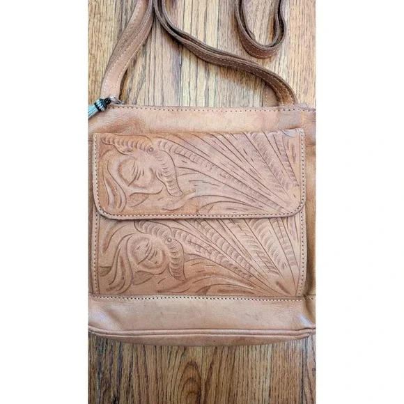 Vintage Tooled Leather Crossbody Purse Made In Paraguay - Picture 2 of 8